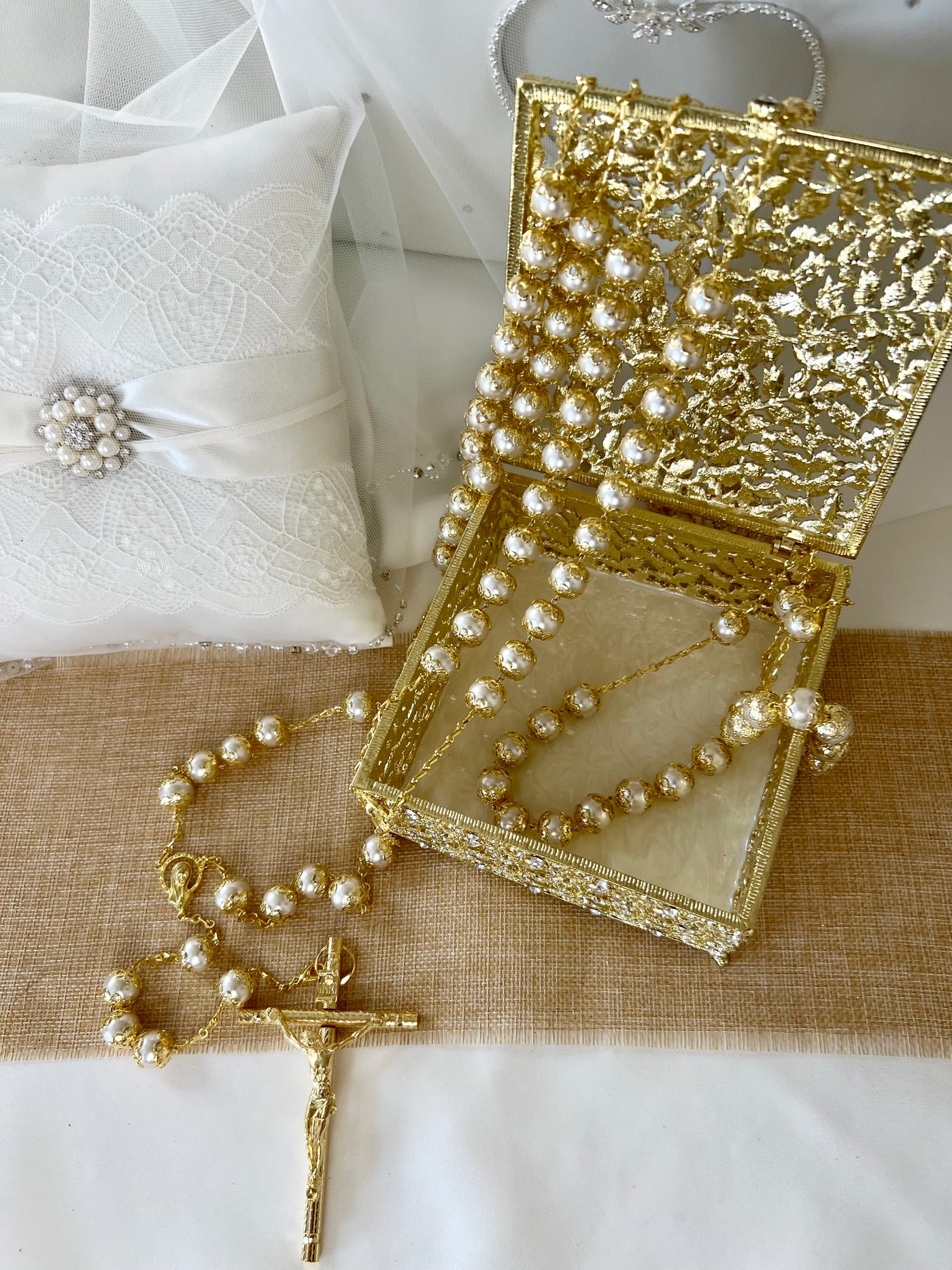 Wedding Lasso with Box, Pearl Gold Chain Wedding Lasso in Elegant Sparkling Lasso box