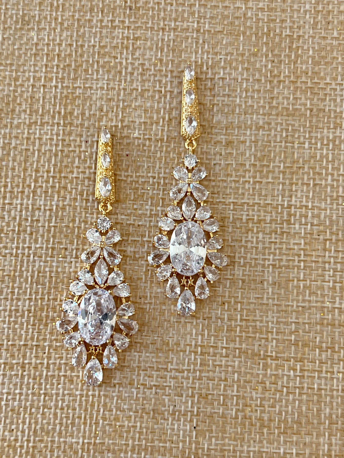 Bridal Earrings, Full Sparkle Swarovski and Zirconia Classic Quince Earring