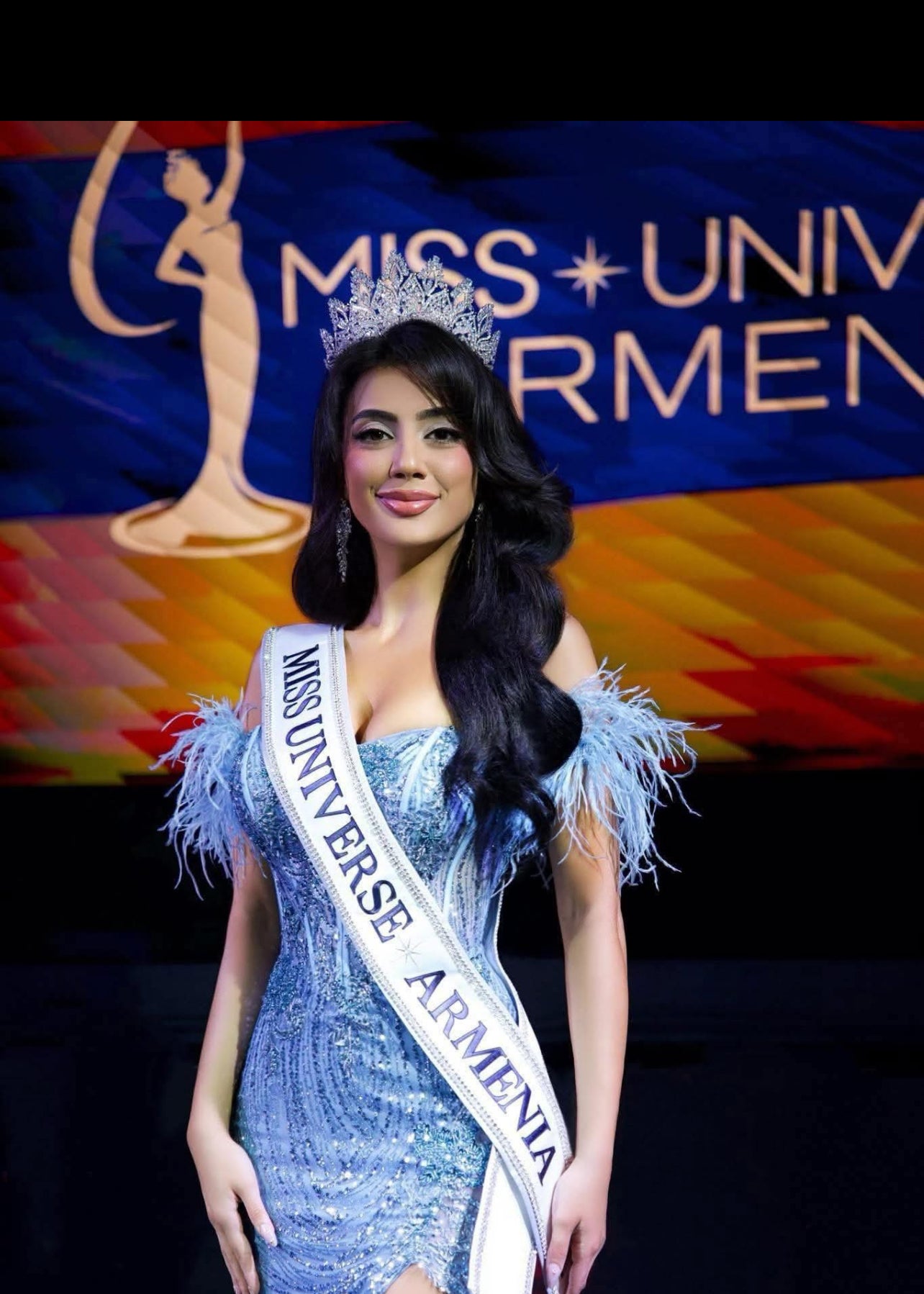 Miss Universe Armrnia wearing tiara 