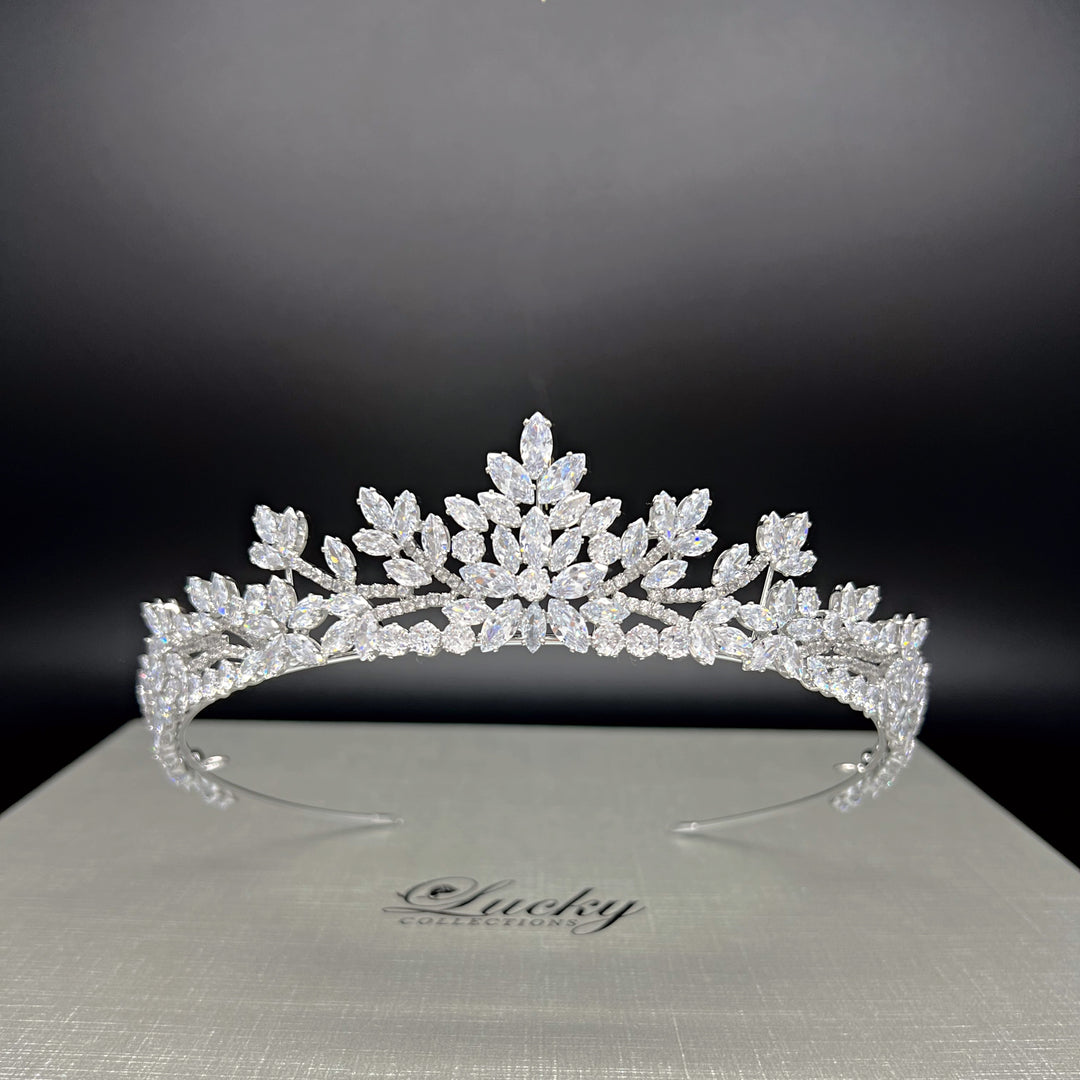 その他 Tiara Amazon.com : FASNAHOK Full CZ Wedding Bride Tiara for Women