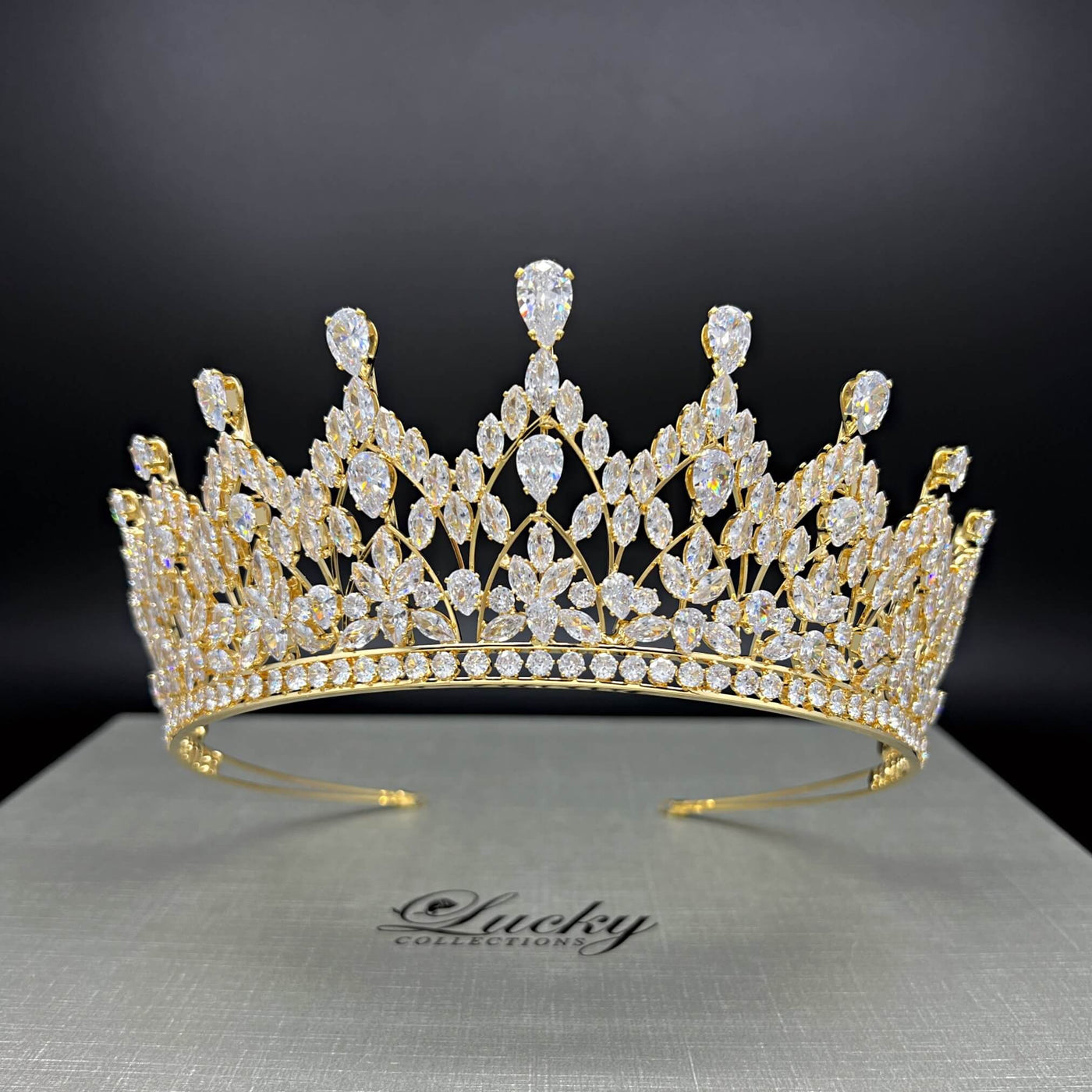 Gold Quinceanera Tiara, Crown for Wedding, Elegant Corona, Sophisticated Bridal Headpiece
