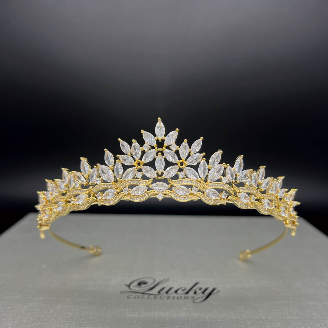 その他 Tiara Amazon.com : FASNAHOK Full CZ Wedding Bride Tiara for Women